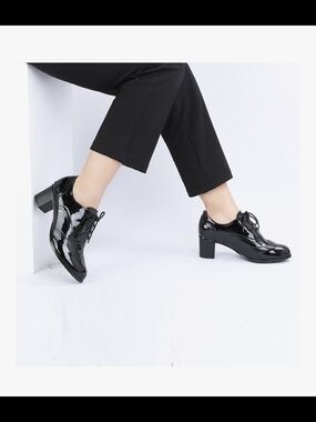 Patent Leather Lace-Up Block Heel Shoes - Black